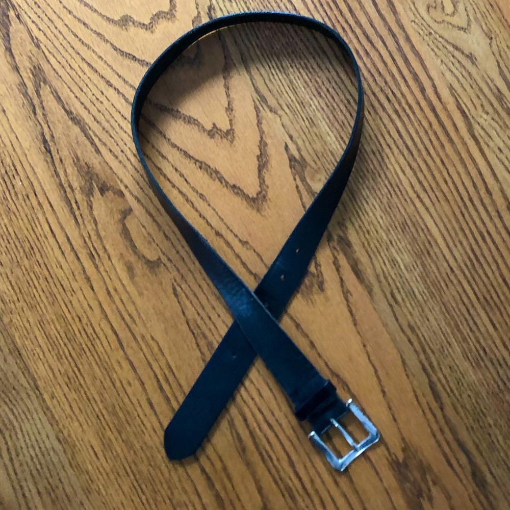 Gap - black leather belt with silver buckle - size S / 37 inches long